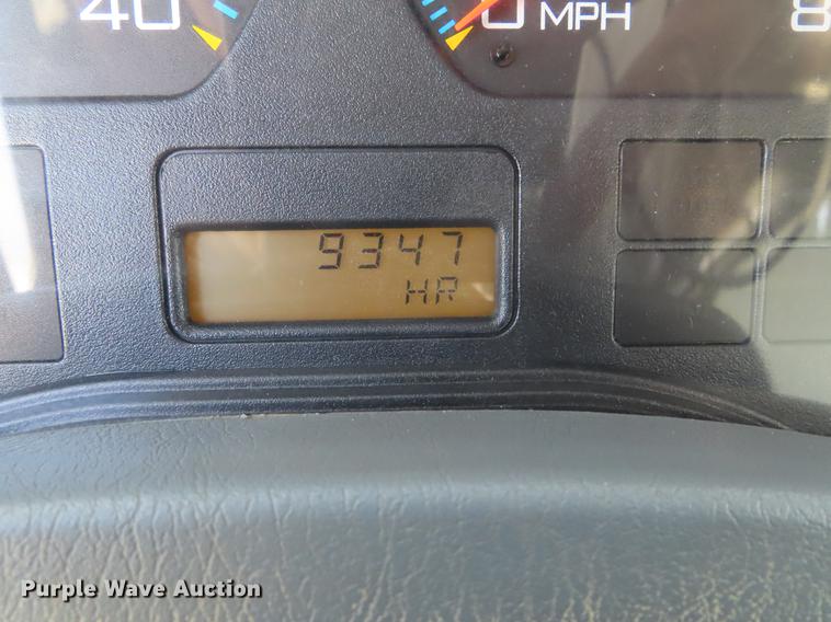 image for item DE3495 2007 International 7300 digger derrick truck