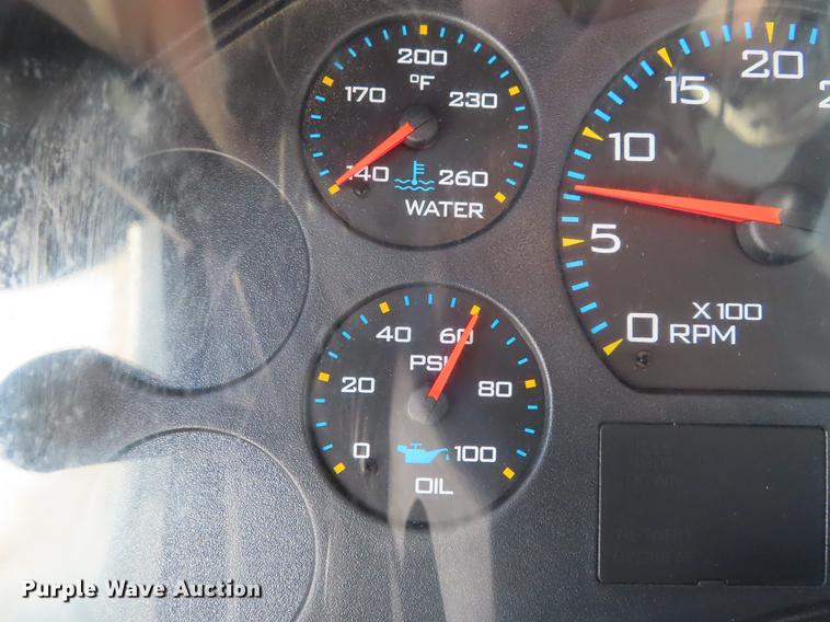 image for item DE3495 2007 International 7300 digger derrick truck