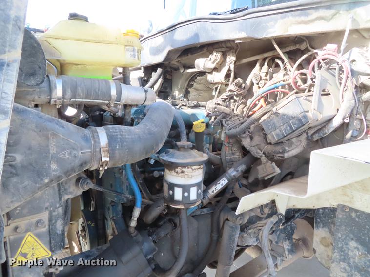 image for item DE3495 2007 International 7300 digger derrick truck