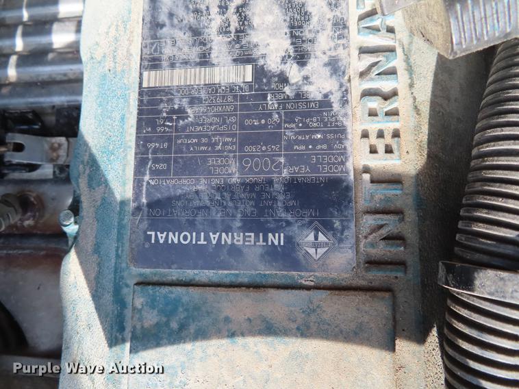 image for item DE3495 2007 International 7300 digger derrick truck