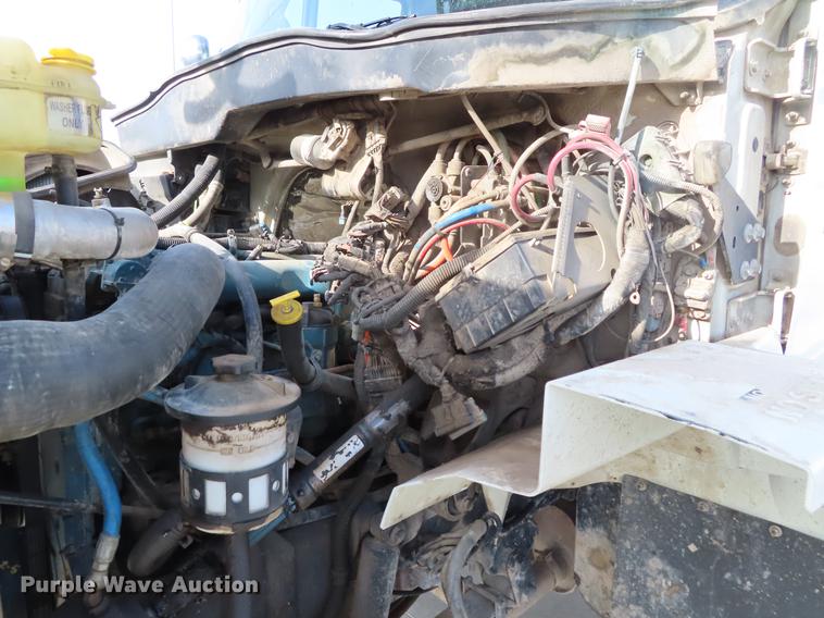 image for item DE3495 2007 International 7300 digger derrick truck