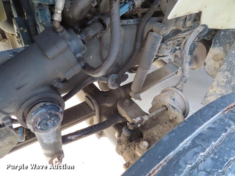 image for item DE3495 2007 International 7300 digger derrick truck