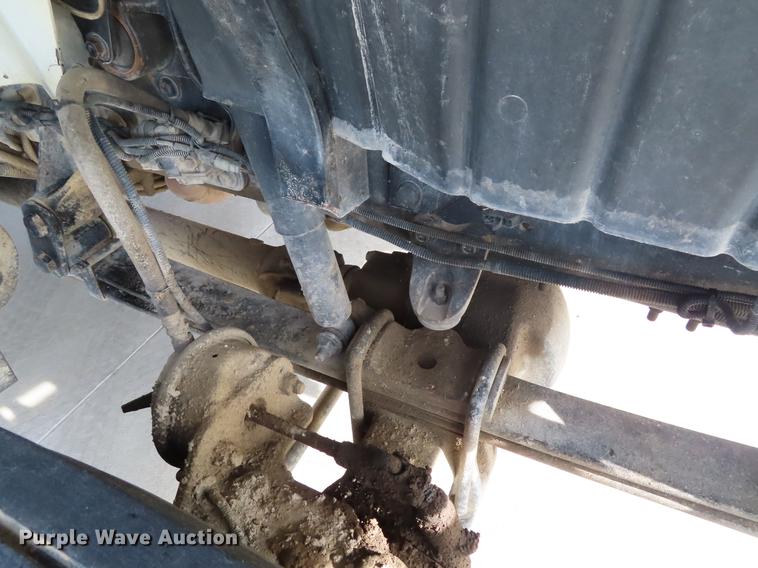 image for item DE3495 2007 International 7300 digger derrick truck