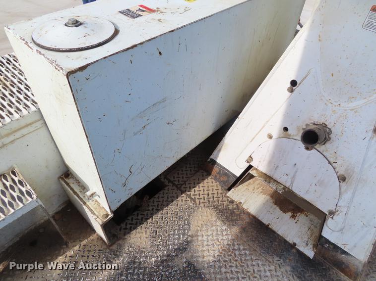 image for item DE3495 2007 International 7300 digger derrick truck