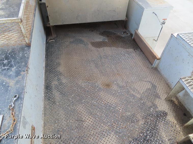 image for item DE3495 2007 International 7300 digger derrick truck