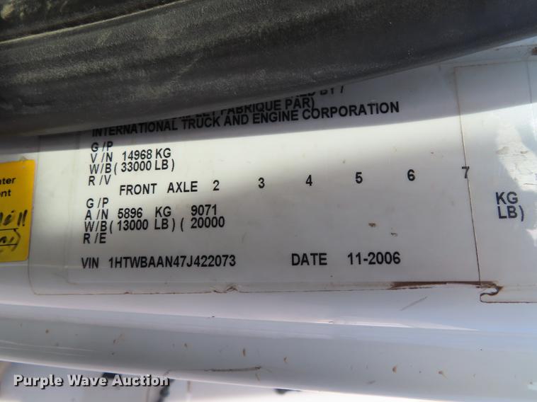 image for item DE3495 2007 International 7300 digger derrick truck