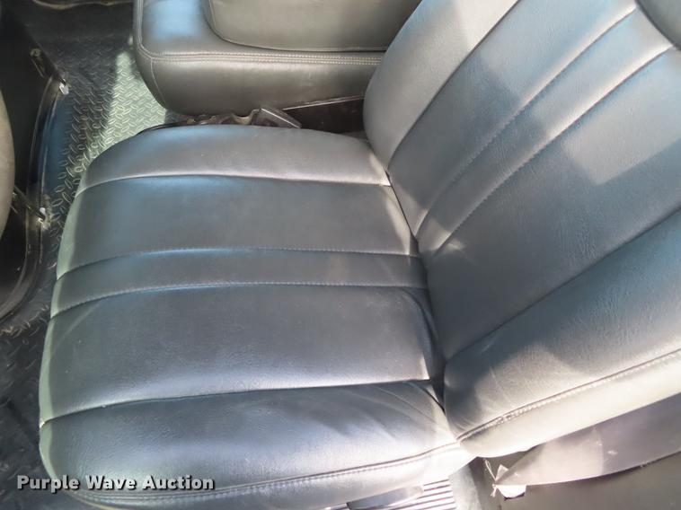 image for item DE3496 2006 Chevrolet C8500 digger derrick truck