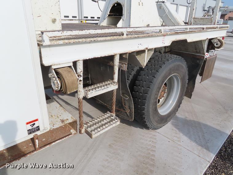 image for item DE3496 2006 Chevrolet C8500 digger derrick truck