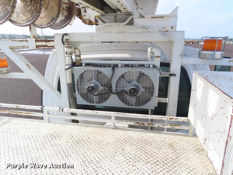 image for item DE3496 2006 Chevrolet C8500 digger derrick truck