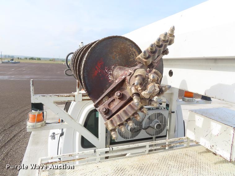 image for item DE3496 2006 Chevrolet C8500 digger derrick truck