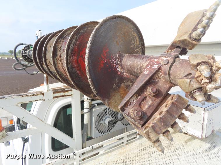 image for item DE3496 2006 Chevrolet C8500 digger derrick truck