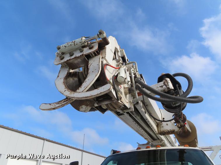 image for item DE3496 2006 Chevrolet C8500 digger derrick truck