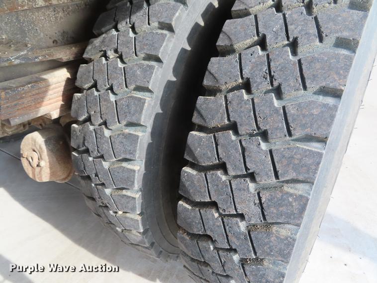 image for item DE3496 2006 Chevrolet C8500 digger derrick truck