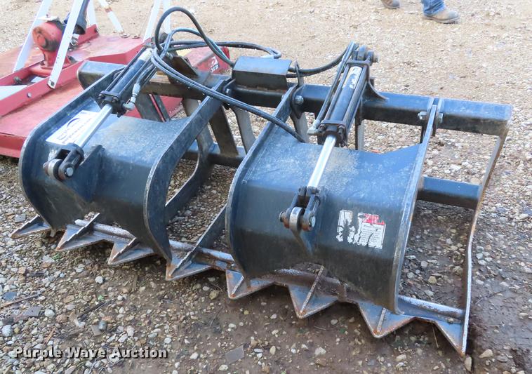 image for item DE3499 66"W skid steer grapple bucket