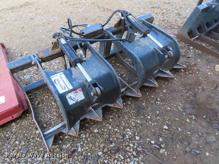 image for item DE3499 66"W skid steer grapple bucket