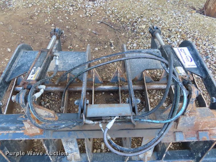 image for item DE3499 66"W skid steer grapple bucket