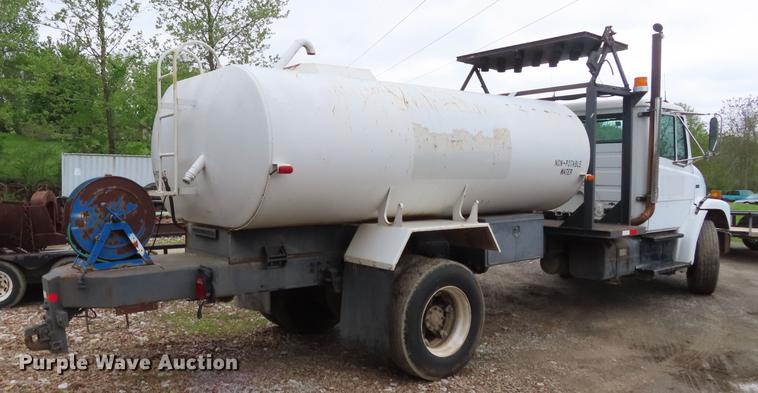 image for item DE3509 1996 Freightliner FL70 tank truck