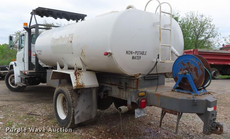image for item DE3509 1996 Freightliner FL70 tank truck