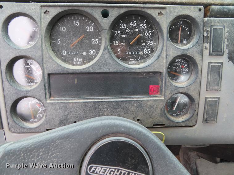 image for item DE3509 1996 Freightliner FL70 tank truck