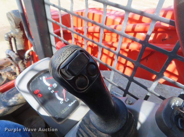 image for item DE3511 2013 Kubota SVL75 skid steer