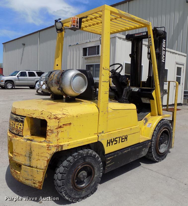 Hyster H60XM forklift in Omaha, NE Item DE7674 sold Purple Wave