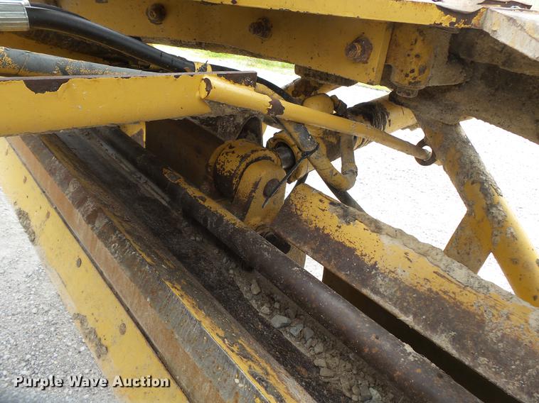 image for item DE7777 1995 Caterpillar 140H motor grader