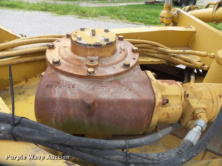 image for item DE7777 1995 Caterpillar 140H motor grader