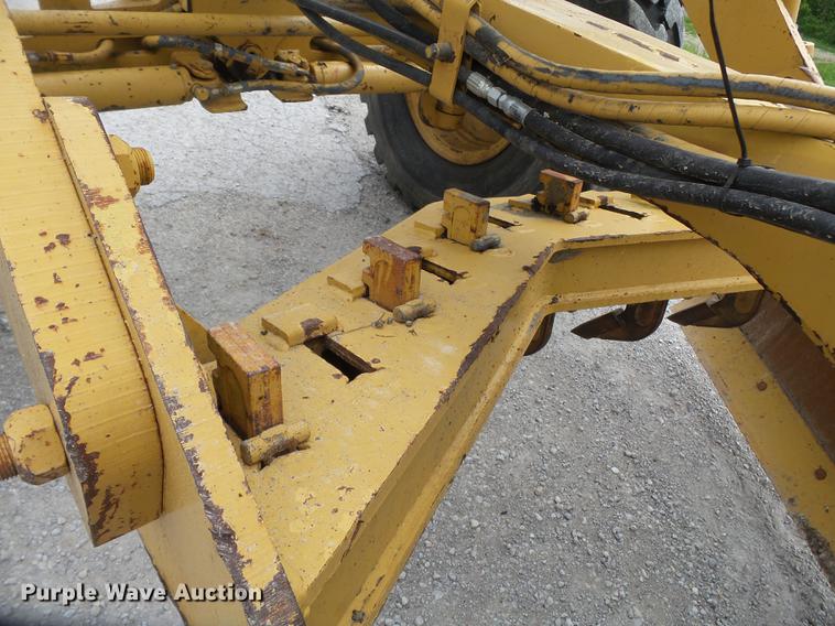 image for item DE7777 1995 Caterpillar 140H motor grader