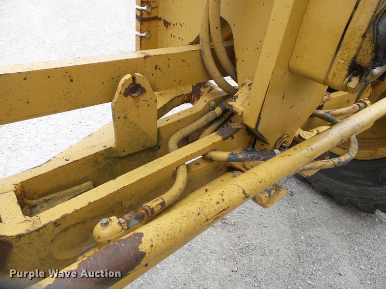 image for item DE7777 1995 Caterpillar 140H motor grader