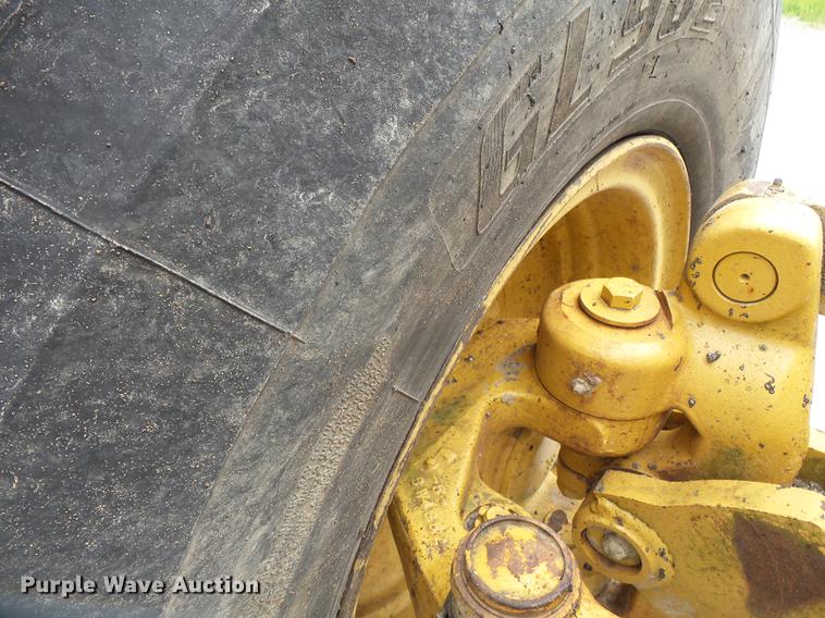 image for item DE7777 1995 Caterpillar 140H motor grader