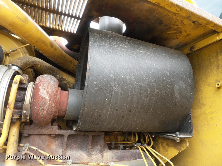 image for item DE7777 1995 Caterpillar 140H motor grader