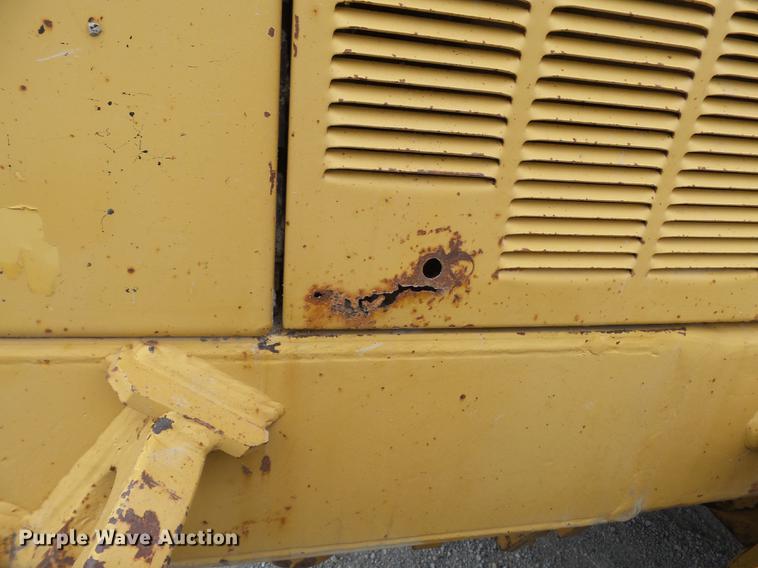 image for item DE7777 1995 Caterpillar 140H motor grader