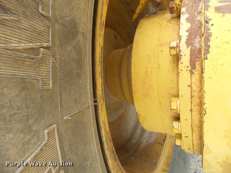 image for item DE7777 1995 Caterpillar 140H motor grader