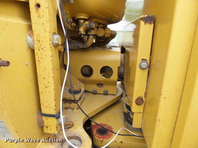 image for item DE7777 1995 Caterpillar 140H motor grader