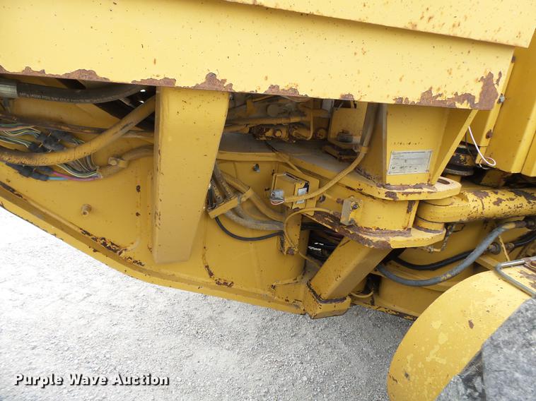 image for item DE7777 1995 Caterpillar 140H motor grader