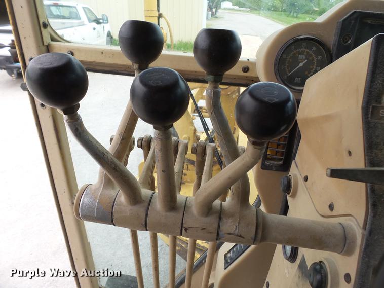 image for item DE7777 1995 Caterpillar 140H motor grader