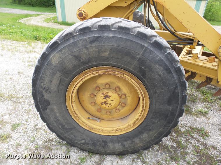 image for item DE7777 1995 Caterpillar 140H motor grader