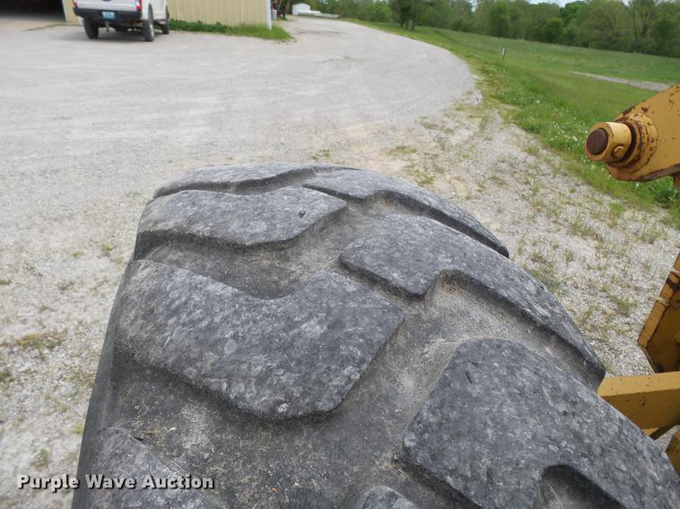 image for item DE7777 1995 Caterpillar 140H motor grader