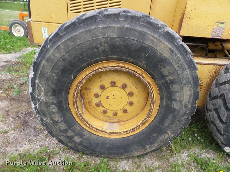 image for item DE7777 1995 Caterpillar 140H motor grader