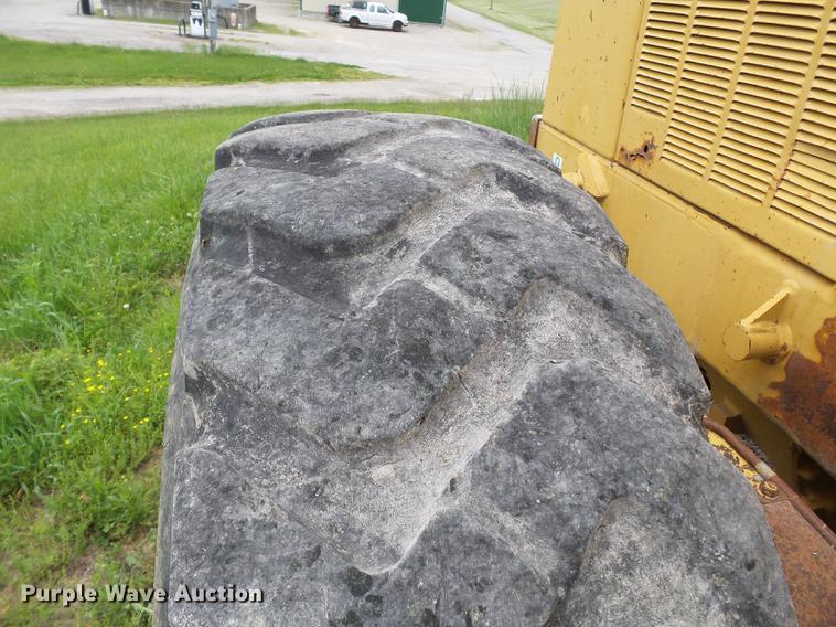 image for item DE7777 1995 Caterpillar 140H motor grader