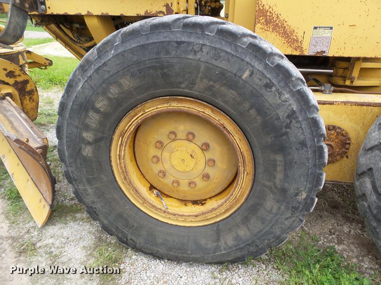 image for item DE7777 1995 Caterpillar 140H motor grader