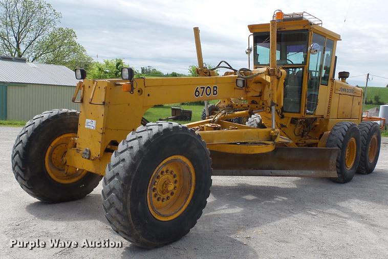 image for item DE7778 1988 John Deere 670B motor grader