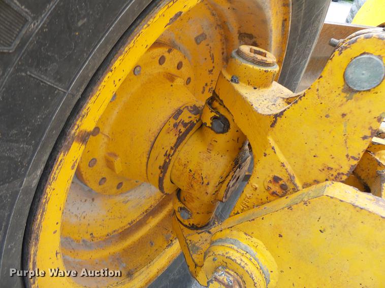 image for item DE7778 1988 John Deere 670B motor grader