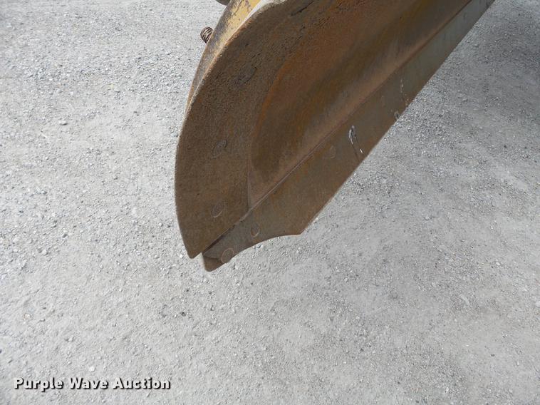 image for item DE7778 1988 John Deere 670B motor grader