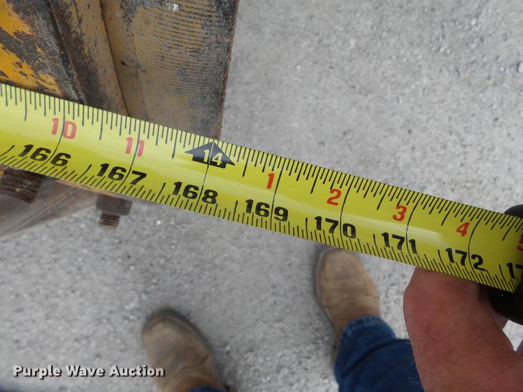 image for item DE7778 1988 John Deere 670B motor grader