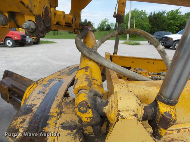 image for item DE7778 1988 John Deere 670B motor grader