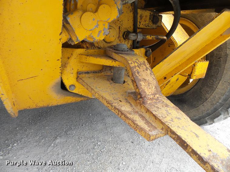 image for item DE7778 1988 John Deere 670B motor grader