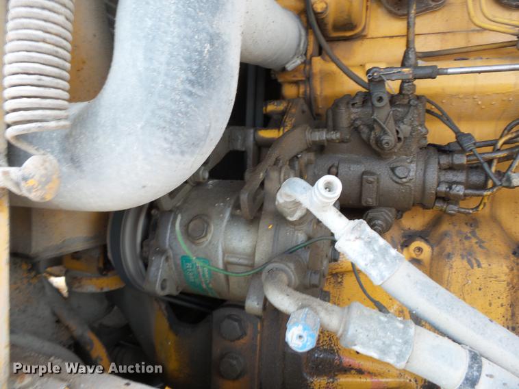 image for item DE7778 1988 John Deere 670B motor grader