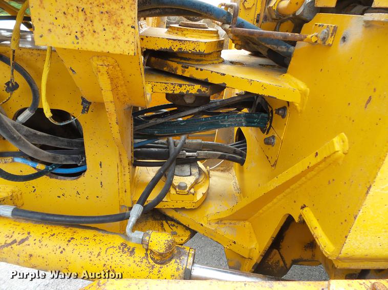 image for item DE7778 1988 John Deere 670B motor grader