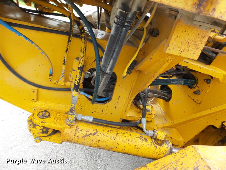 image for item DE7778 1988 John Deere 670B motor grader